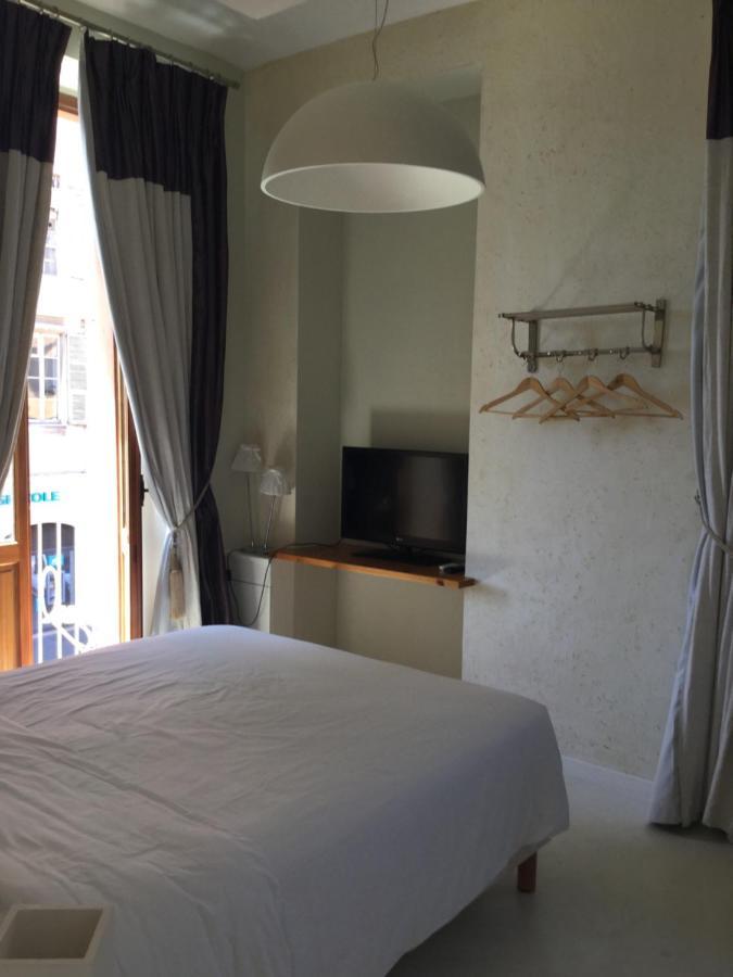 ニース ルーム ウィズ ア ビュー Bed & Breakfast エクステリア 写真